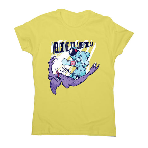 Astronaut punching alien - women's funny premium t-shirt - Graphic Gear